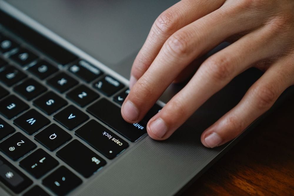 Laptop Tidak Menyala Saat Ditekan Tombol Power dan Cara Mengatasi Terbaru