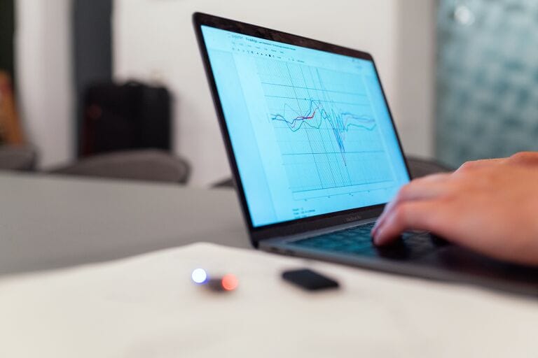 5 Cara Mengirim File dari Laptop ke WhatsApp dengan Kabel Data Lengkap
